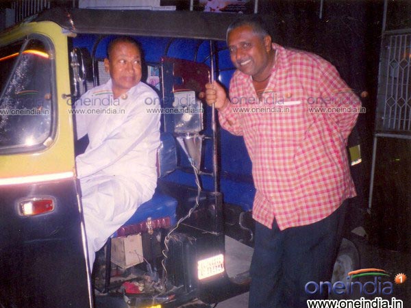 ಮೊದಲ ಬಿಡುಗಡೆಯಲ್ಲಿಯೇ 104ವಾರ ಓಡಿ ದಾಖಲೆ ನಿರ್ಮಿಸಿದ ಬಂಗಾರದ ಮನುಷ್ಯ