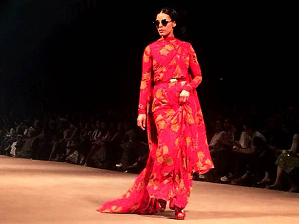 ಬೇಸಿಗೆಯ ಕಡುಕೆ೦ಪು