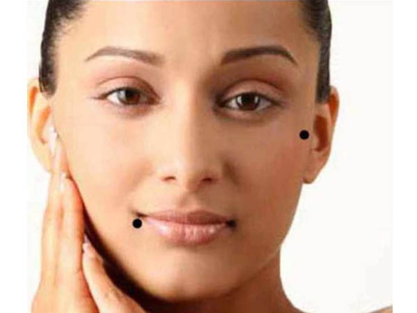 ತುಟಿಗಳ ಎಡಮೂಲೆಯಲ್ಲಿ ಮಚ್ಚೆಯುಳ್ಳವರು