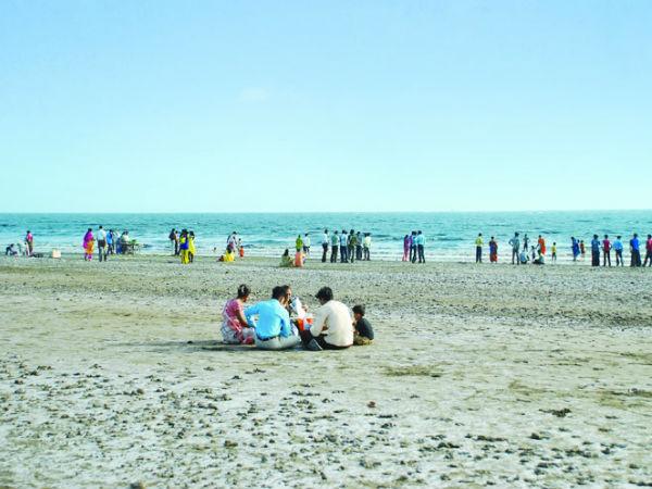 ಗುಜರಾತಿನ ಸೂರತ್ ನಗರದ ಡುಮಾಸ್ ಬೀಚ್