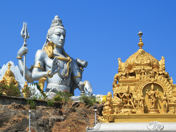 ಜಗತ್ತನ್ನುಳಿಸಲು ವಿಷಕುಡಿದು ವಿಷಕಂಠನಾದ ಶಿವ