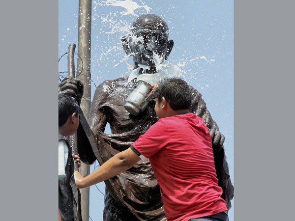 ಮಹಾತ್ಮಾ ಗಾಂಧೀಜಿಯವರ ಇಂಗ್ಲಿಷ್ ಉಚ್ಛಾರಣೆ ಐರ್ಲೆಂಡಿನವರಂತಿತ್ತು