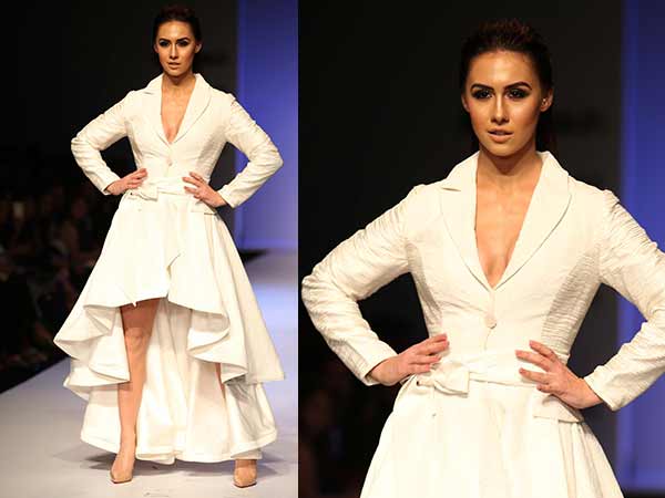 Nikhita Tandon's Sensual Line At Amazon India Fashion Week 2016