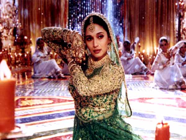 Scintillating looks Of Madhuri Dixit From Devdas That Left Us Speechless 