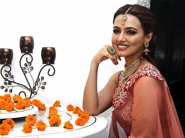 Sana Khan Celebrating Diwali In Beautiful Peach Lehenga