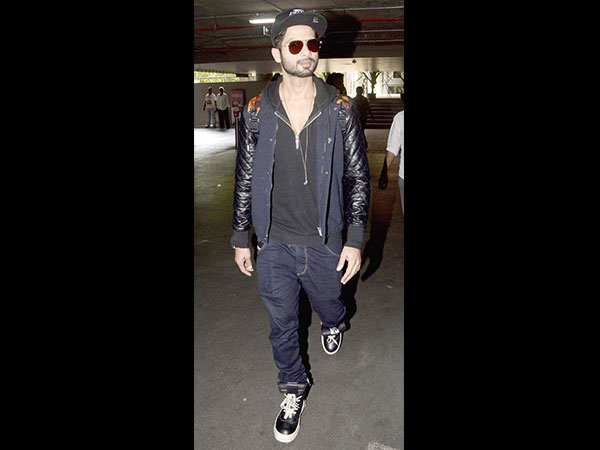 Obssesed Over Baggy pants: Shahid Kapoor's Travel Wardrobe