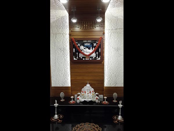 ಅದ್ಧೂರಿಯಾದ ಪೂಜಾ ಮಂದಿರ