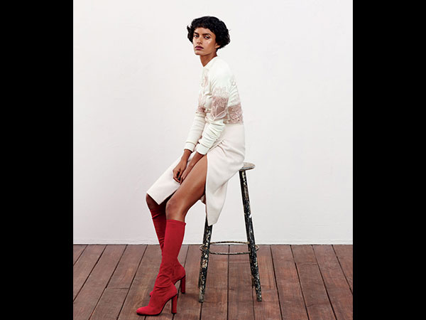 ಬಿಳಿ ಬಣ್ಣದೊಂದಿಗೆ ಕೆಂಪು