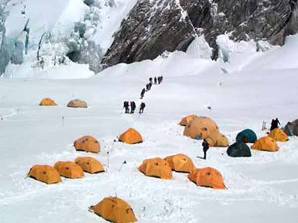 ಬೇಸ್ ಕ್ಯಾಂಪ್ ಬೇಸ್ ಕ್ಯಾಂಪ್
