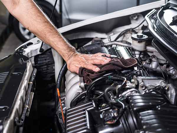 ವಾಹನಗಳ ಯಂತ್ರವನ್ನು ಸ್ವಚ್ಛಗೊಳಿಸಲು