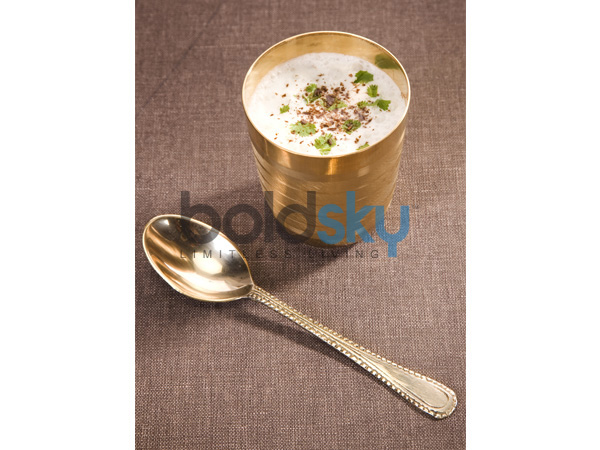 ಮೆಹಂದಿ ಪುಡಿ ಮತ್ತು ಹುಳಿ ಮಜ್ಜಿಗೆ