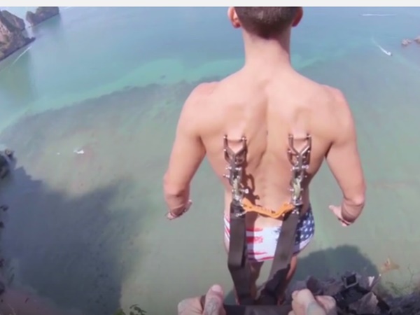 ಬೇಸ್ ಜಂಪಿಂಗ್ 