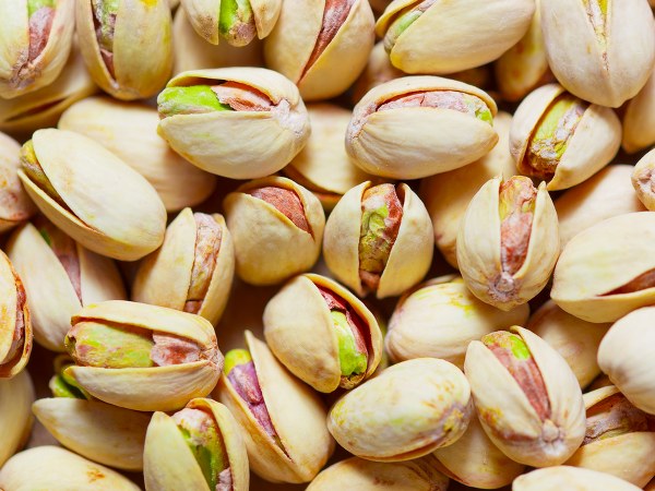 ವಯಸ್ಸಿನ ಕಾರಣ ಮಂದಗೊಳ್ಳುವ ದೃಷ್ಟಿಯನ್ನು ಕಡಿಮೆಗೊಳಿಸುತ್ತದೆ