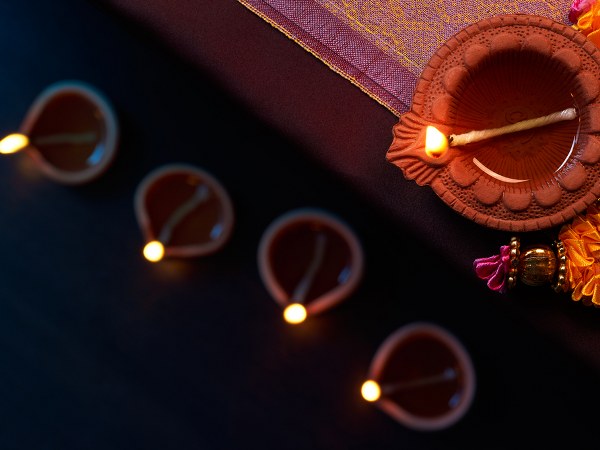 ನಿಮ್ಮ ಆತ್ಮವನ್ನು ನೀವು ಬೆಳಗಿಕೊಂಡಂತೆ...