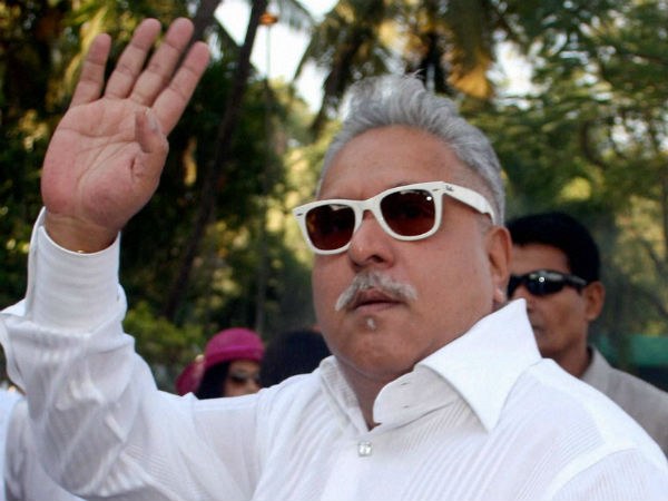 ಆಗಸದ ಶ್ವೇತಮನೆ, ಮಾಲಿಕರು: ವಿಜಯ್ ಮಲ್ಯ