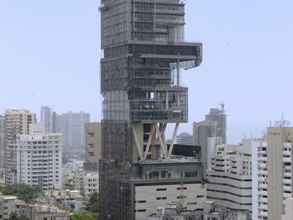 ಆಂಟಿಲ್ಲಾ, ಮಾಲಿಕರು: ಮುಕೇಶ್ ಅಂಬಾನಿ