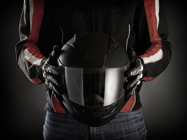 ಎಣ್ಣೆ ಜಿಡ್ಡಿನ ಕೂದಲಿಗೆ ಹೆಲ್ಮೆಟ್ ಧರಿಸಬೇಡಿ