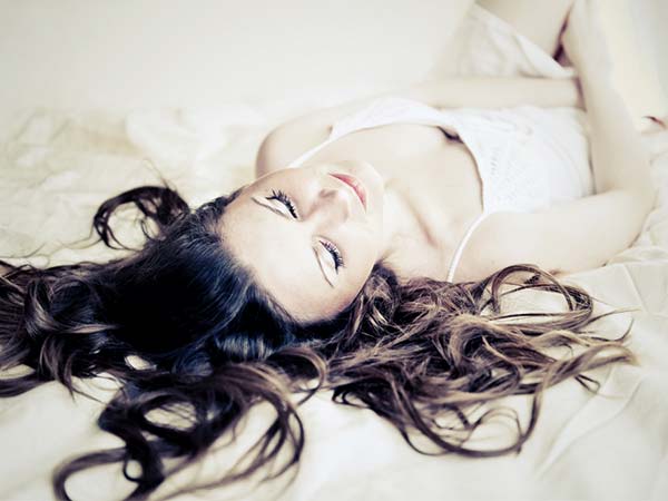 ದಿಂಬು ಇಲ್ಲದೇ ಮಲಗುವುದು ಹೇಗೆ? ದಿಂಬು ಇಲ್ಲದೇ ಮಲಗುವುದು ಹೇಗೆ?