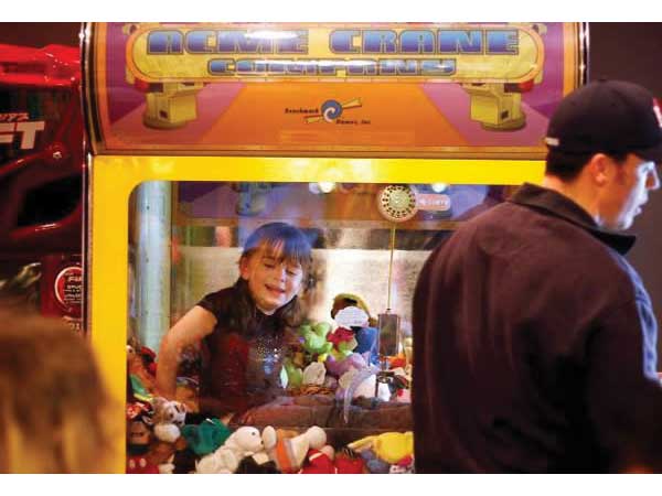 ನೀರಿನ ಪೈಪಿನಲ್ಲಿ ತಲೆ ಸಿಕ್ಕಿಸಿಕೊಂಡ ಬಾಲಕ ನೀರಿನ ಪೈಪಿನಲ್ಲಿ ತಲೆ ಸಿಕ್ಕಿಸಿಕೊಂಡ ಬಾಲಕ