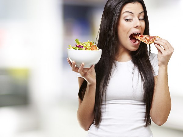 ಇನ್ನೊಬ್ಬರು ತಮ್ಮ ಊಟವನ್ನು ಮುಟ್ಟಲು ಬಿಡದವರು