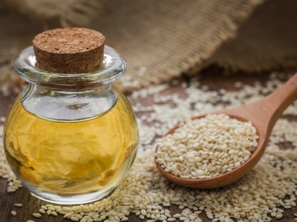 ಎಳ್ಳೆಣ್ಣೆ