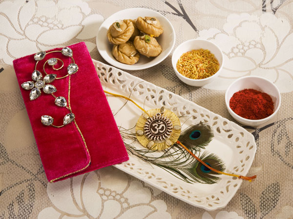 ಮೌಲಿ ರಾಖಿ