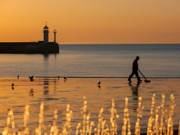 ದ್ವೀಪ ಮೇಲ್ವಿಚಾರಕ