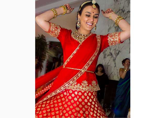 Preity zinta wedding pictures a look at her lehenga