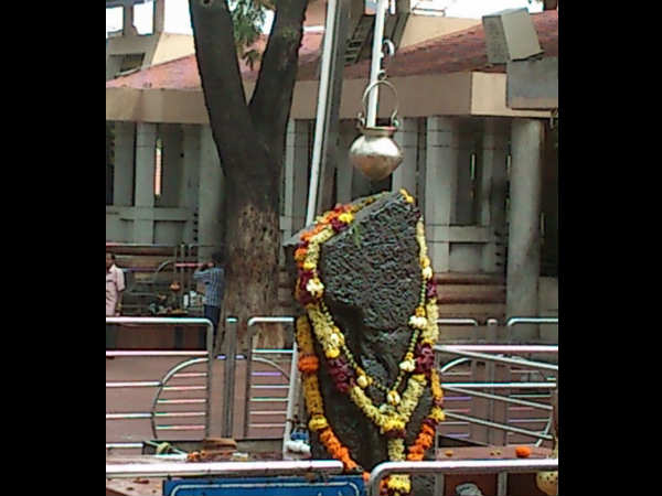 ನವಗ್ರಹ ದೇವಾಲಯ ಅಥವಾ ಶನಿದೇವಾಲಯವನ್ನು ಭೇಟಿ ನೀಡಿ 