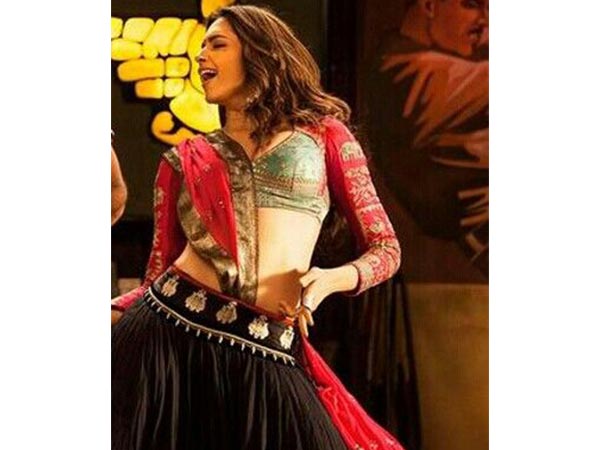 ಕಪ್ಪು ಮತ್ತು ಗುಲಾಬಿ ಲೆಹೆಂಗಾ