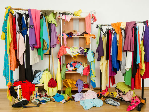 ತುಂಬಿ ತುಳುಕುವ ಕಪಾಟು