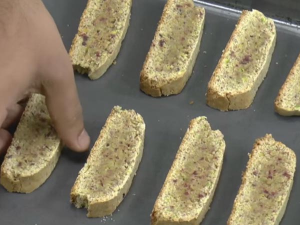 Delicious Cranberry Pistachio Cake Biscuit 