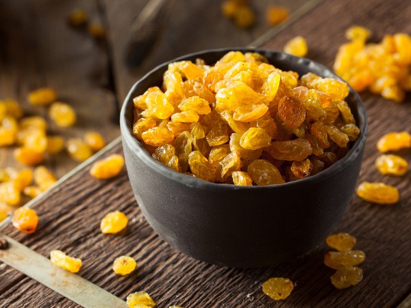 ದೃಷ್ಟಿಹೀನತೆಯಿಂದ ರಕ್ಷಿಸುತ್ತದೆ