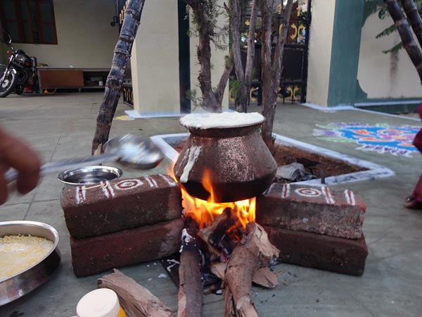 ಇಟ್ಟಿಗೆ ಮತ್ತು ಮರದ ಕಟ್ಟಿಗೆ