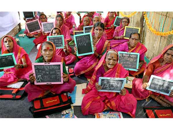 ಅಜ್ಜಿಯರಿಗೆ ಪಾಠ ಹೇಳುವ ಹೊರತಾಗಿ ಈ ಶಾಲೆ ಹೆಚ್ಚಿನದನ್ನೇ ಸಾಧಿಸಿದೆ