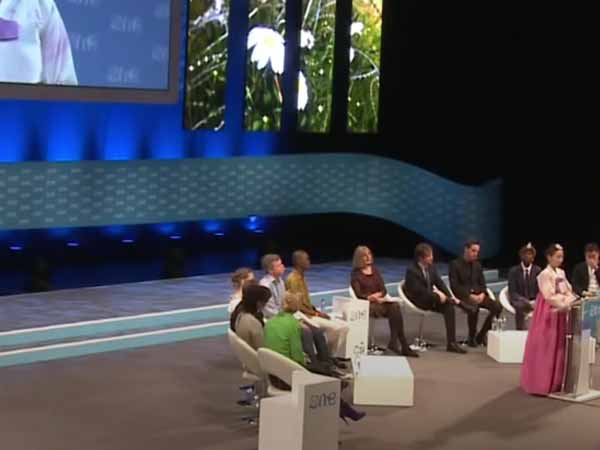 ಈಕೆಯ ಮನಸ್ಸನ್ನೂ ಸರ್ವಾಧಿಕಾರಿಗಳು ಓದಬಹುದೆಂಬ ಭಯವಿತ್ತು