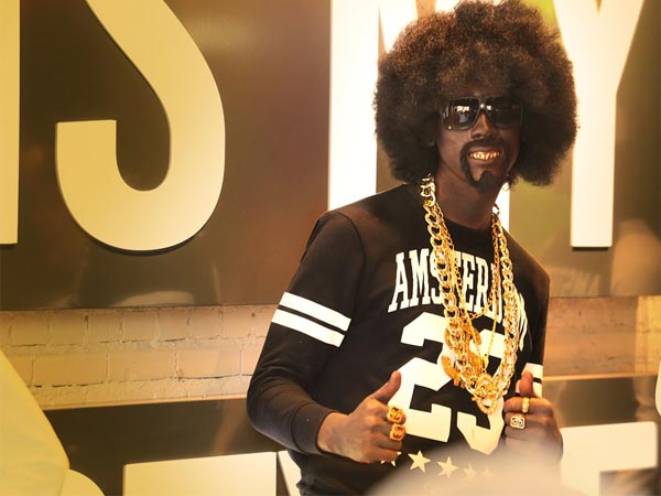 25ಕ್ಕೂ ಕಡಿಮೆ ಹಲ್ಲುಗಳಿರುವ ವ್ಯಕ್ತಿಗಳು 25ಕ್ಕೂ ಕಡಿಮೆ ಹಲ್ಲುಗಳಿರುವ ವ್ಯಕ್ತಿಗಳು