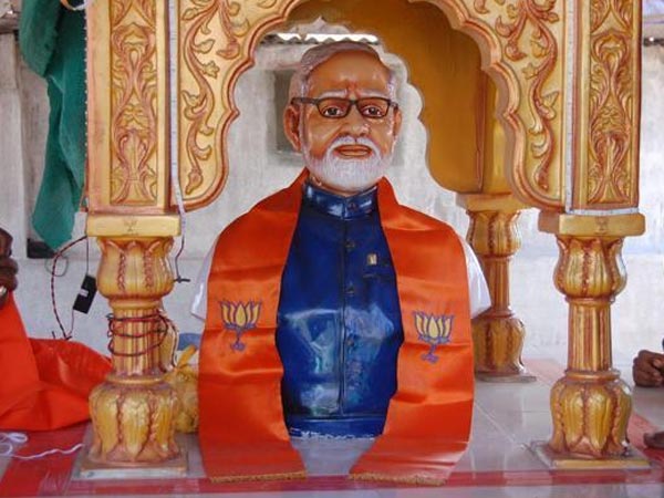 ನರೇಂದ್ರ ಮೋದಿ ದೇವಸ್ಥಾನ ಗುಜರಾತ್