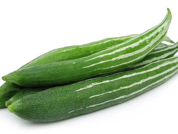 ಪಡವಲಕಾಯಿ ಹಾಗೂ ಮೆಂತೆಯನ್ನು ನೆನೆಸಿಡಿ 