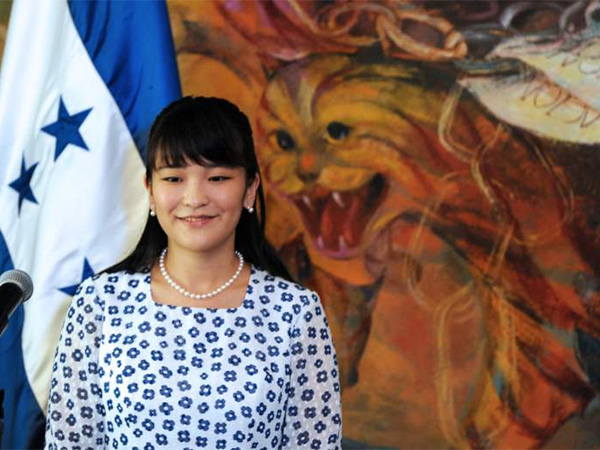 ಹೀಗೆ ಮಾಡುತ್ತಿರುವವರಲ್ಲಿ ಈಕೆಯ ಮೊದಲೇನಲ್ಲ...