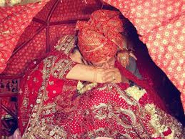 ವಿವಾಹ ದಿನದಂದು ಅಳುವುದು