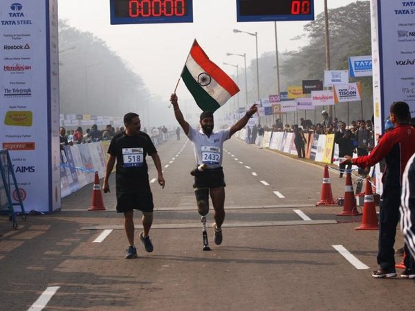 ಕೃತಕ ಕಾಲಿನೊಂದಿಗೆ ಮ್ಯಾರಥಾನ್ ಓಟ! 