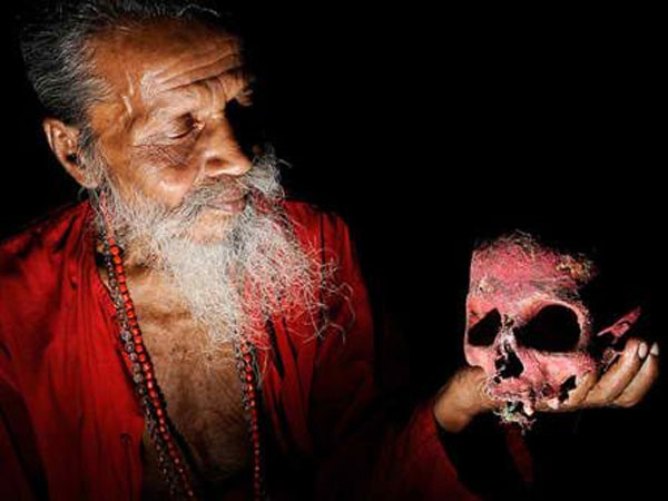 ಶವದಿಂದ ಹಿಂಡಿ ತೆಗೆದ ತೈಲ