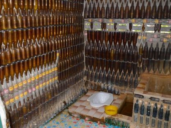 ಮಂದಿರದಲ್ಲಿ ಬುದ್ಧನ ಪ್ರತಿಮೆ