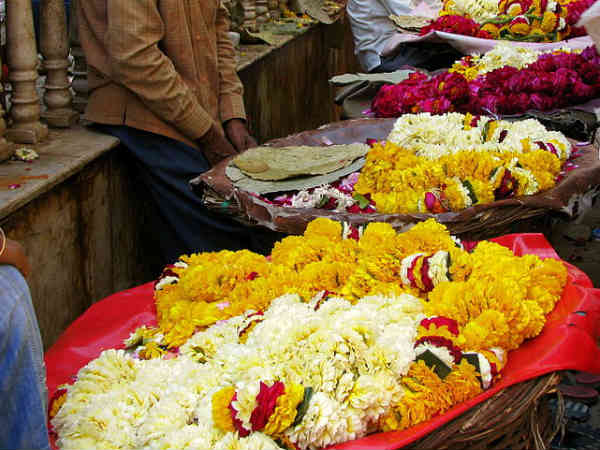 ಹಣಕಾಸಿನ ಬಿಕ್ಕಟ್ಟಿನಿಂದ ಪಾರಾಗಲು