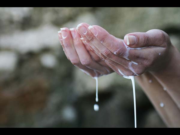 ಹಾಲು ಮತ್ತು ಜೇನುತುಪ್ಪದ ಸ್ಟ್ರಿಪ್ಸ್