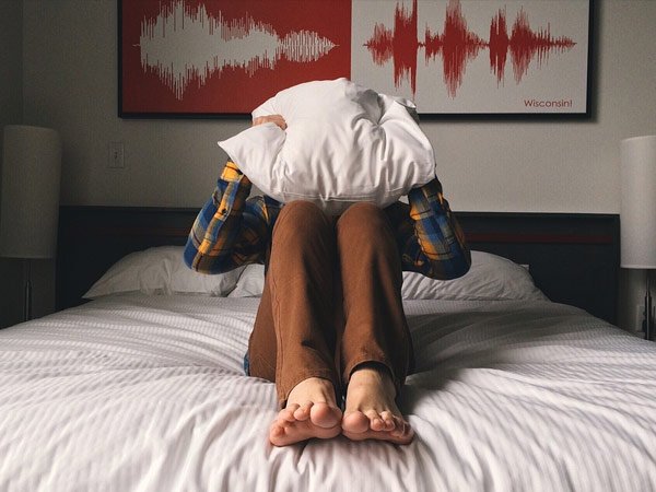 ತಲೆದಿಂಬು ಸ್ವಚ್ಛ ಹಾಗೂ ನಿರ್ಮಲವಾಗಿರಲಿ