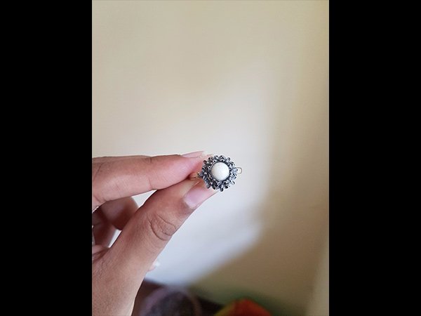 ಈಕೆಯನ್ನು ಫೇಸ್ ಬುಕ್ ಮೂಲಕ ಸಂಪರ್ಕಿಸಬಹುದು!