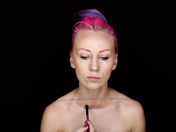 ಆಕೆ ತನ್ನ ಶರೀರವನ್ನೇ ರೂಪದರ್ಶಿಯಾಗಿಸಿದ್ದಾಳೆ