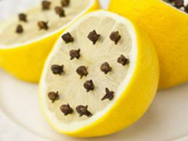 ನಿಂಬೆ ಹಣ್ಣನ್ನು ಇಟ್ಟುಕೊಳ್ಳಿ